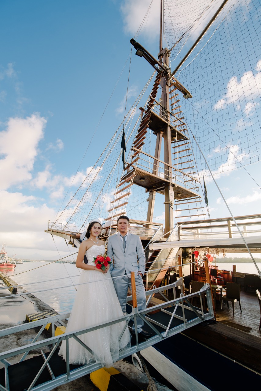 Bali Yachts - Old Style Boat Couple Pic1 in Bali